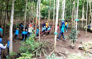 Ratusan Anak TK “Serbu” Hutan Kota Bonawang