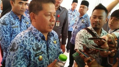 Tak Hanya Menghimbau, Wawali Beri Contoh Soal Pengurangan Sampah Plastik