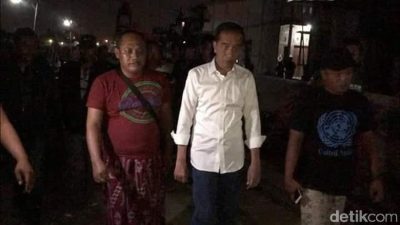 Tinjau Tambak Lorok Bareng Sopir, Jokowi Dikira Pekerja Proyek