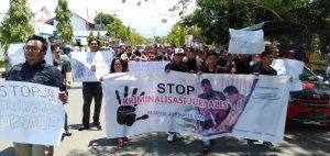 Unjuk Rasa Para Jurnalis BMR di Kejari Kotamobagu Berlangsung Panas