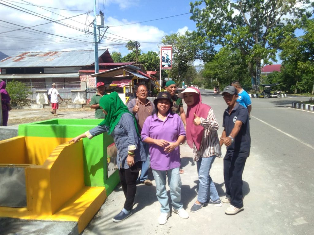 Kelurahan Kotobangun Bangun Tempat  Sampah