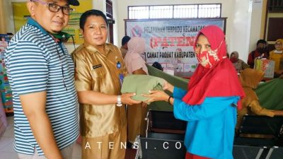 Pemerintah Kecamatan Paguat Mulai Salurkan Bahan Pembuatan Masker