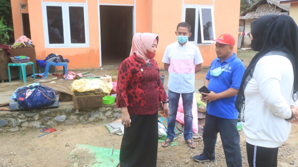 Tinjau Kondisi Banjir Dengilo-Paguat, Kades Hutamoputi Apresiasi Wabup Suharsi