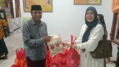 Baznas Pohuwato Salurkan Sembako Bagi Warga Kurang Mampu