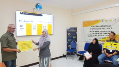 Pani Gold Project Serahkan Bantuan Kepada Mahasiswa KKN UNG