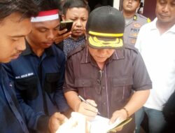 Beni Nento Terima Aksi Unjuk Rasa Aliansi Anak Cucu Penambang Pohuwato